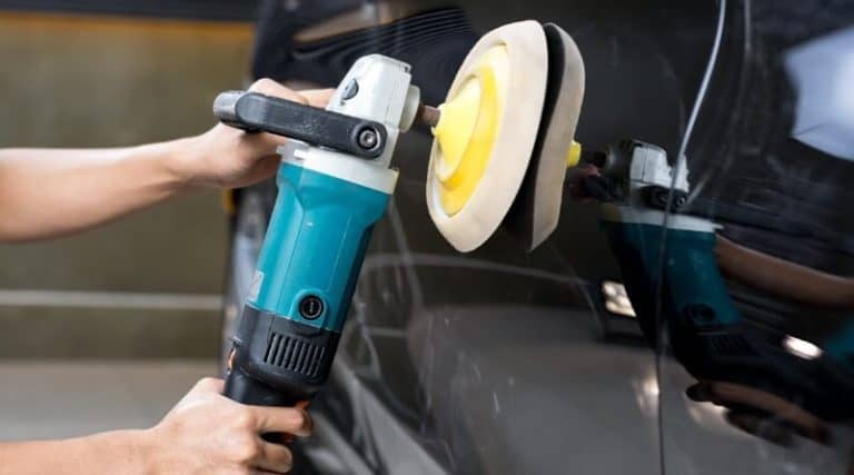 What is the difference between the Makita 9237c and 9227c?